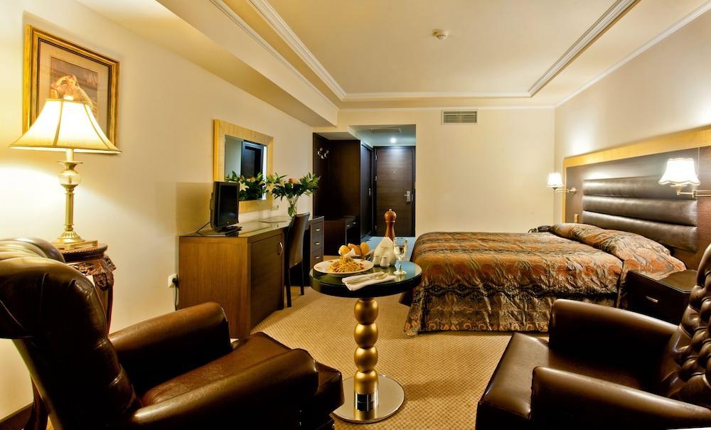 Kouros Hotel ดรามา ภายนอก รูปภาพ